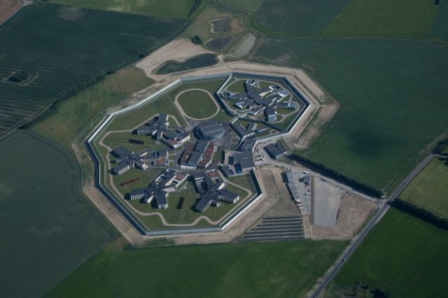 سجن إنساني بدرجة عالية من الأمن في الدنمارك