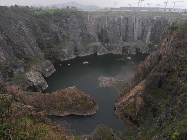 سونغجيانغ إنتيركونتيننتال في محجر مهجور