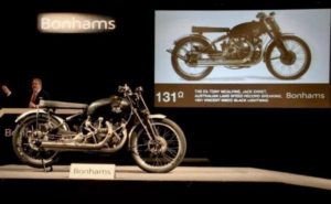 فنسنت الأسود البرق 1951 - دراجة نارية أغلى في العالم (7 صور)