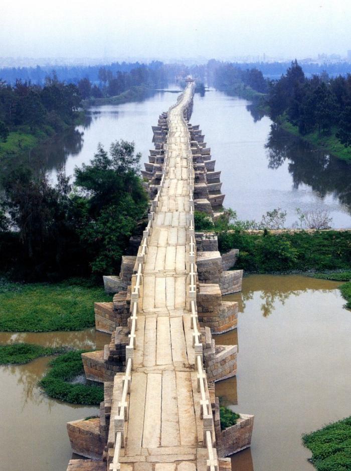 جسر آنبينغ القديم في الصين