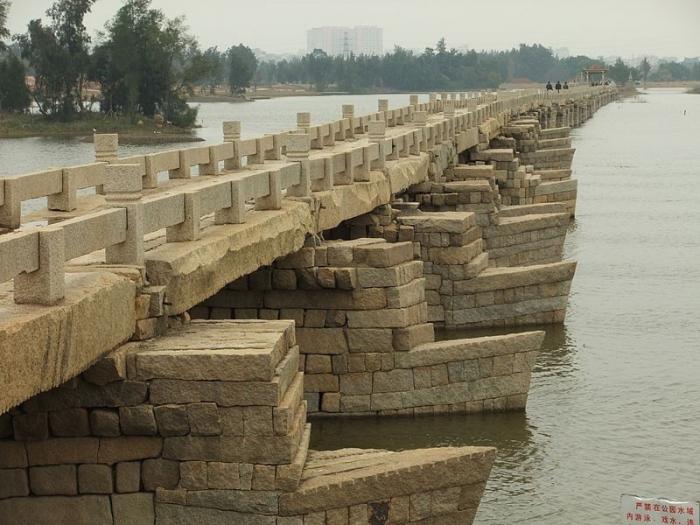 جسر آنبينغ القديم في الصين